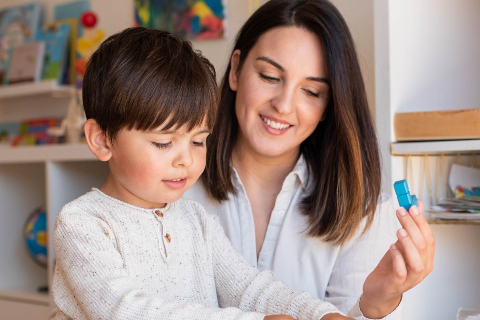 Asesydd Cymwysedig Plant a Phobl Ifanc